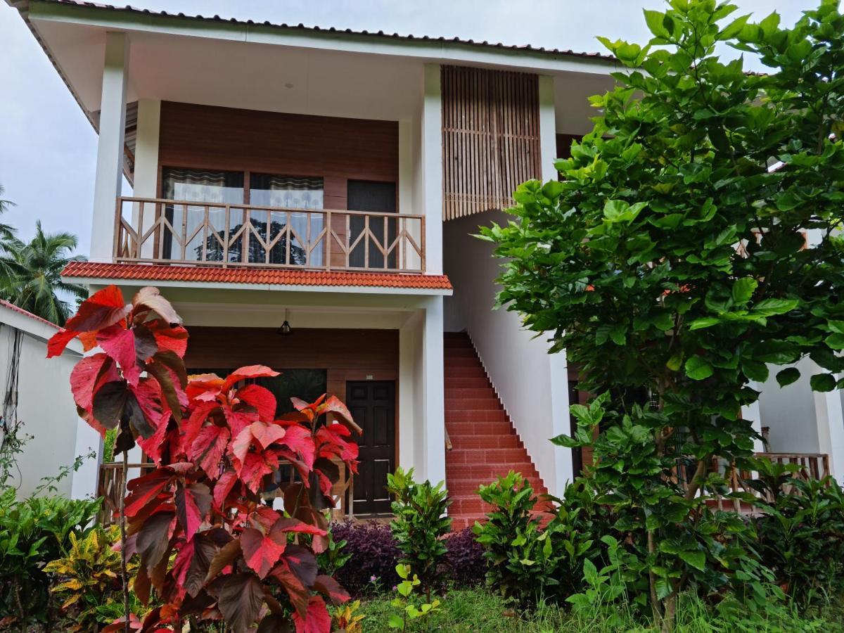 Hotel Exotica Squares Lakshmanpur Exterior foto