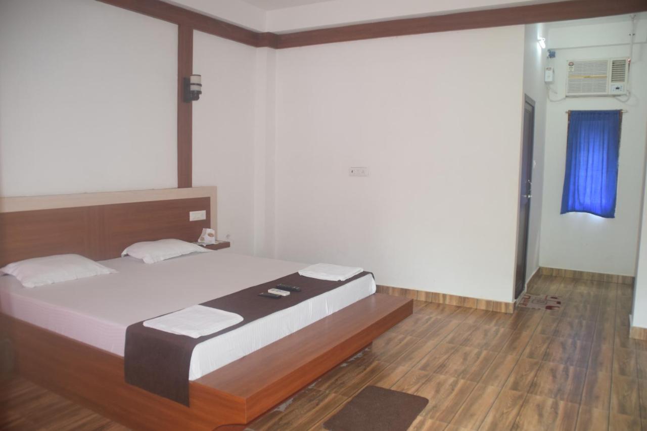 Hotel Exotica Squares Lakshmanpur Exterior foto