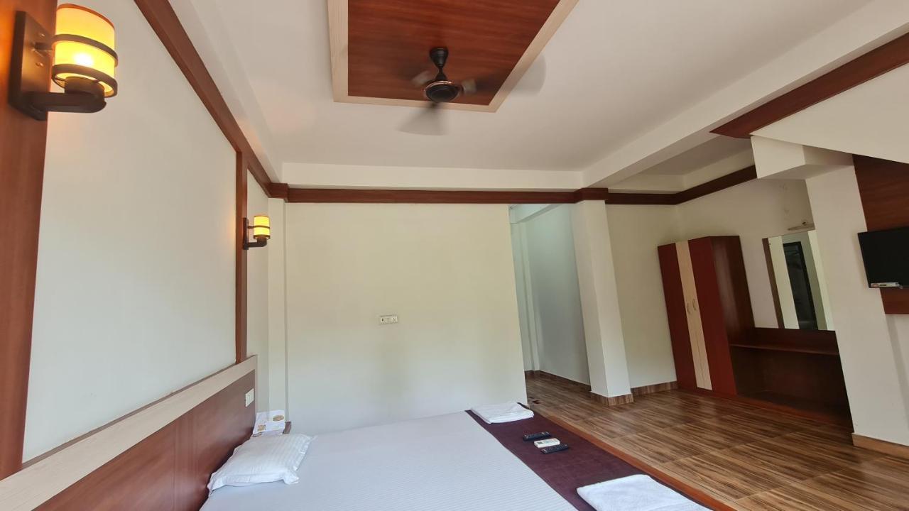 Hotel Exotica Squares Lakshmanpur Exterior foto