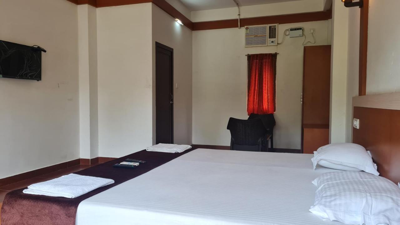 Hotel Exotica Squares Lakshmanpur Exterior foto