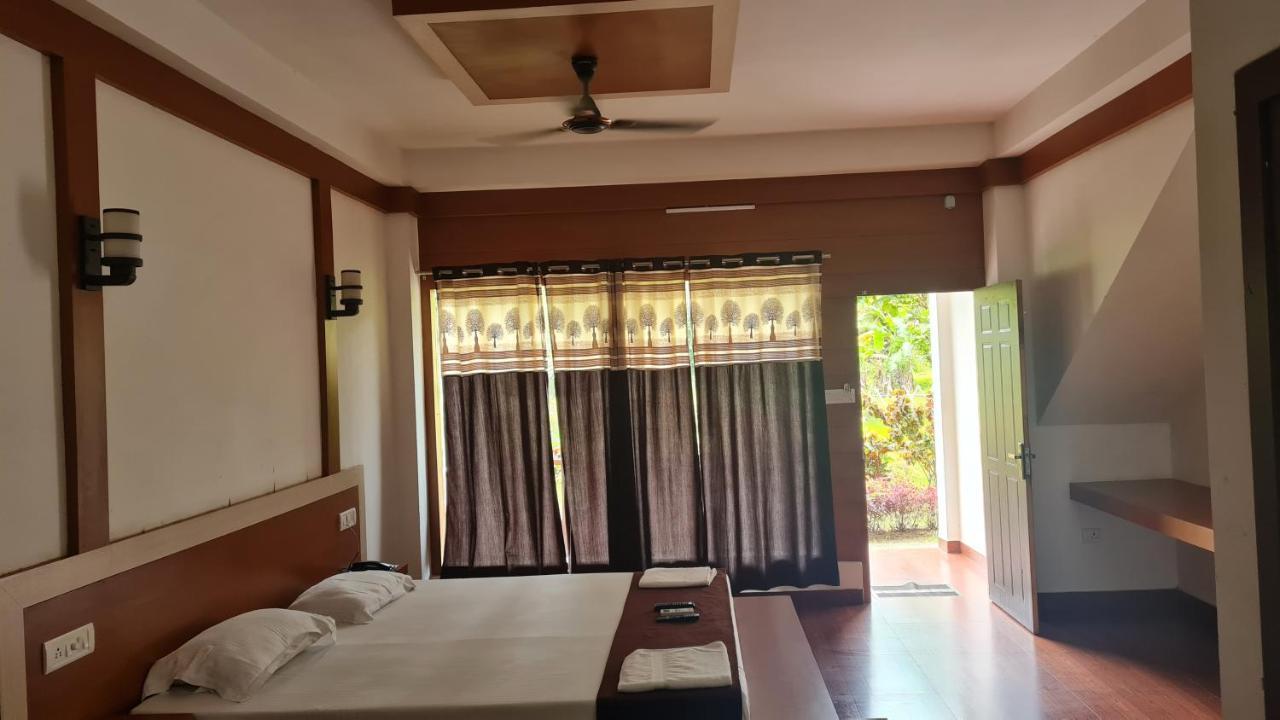Hotel Exotica Squares Lakshmanpur Exterior foto