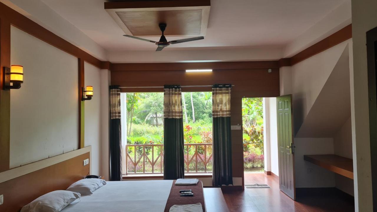 Hotel Exotica Squares Lakshmanpur Exterior foto
