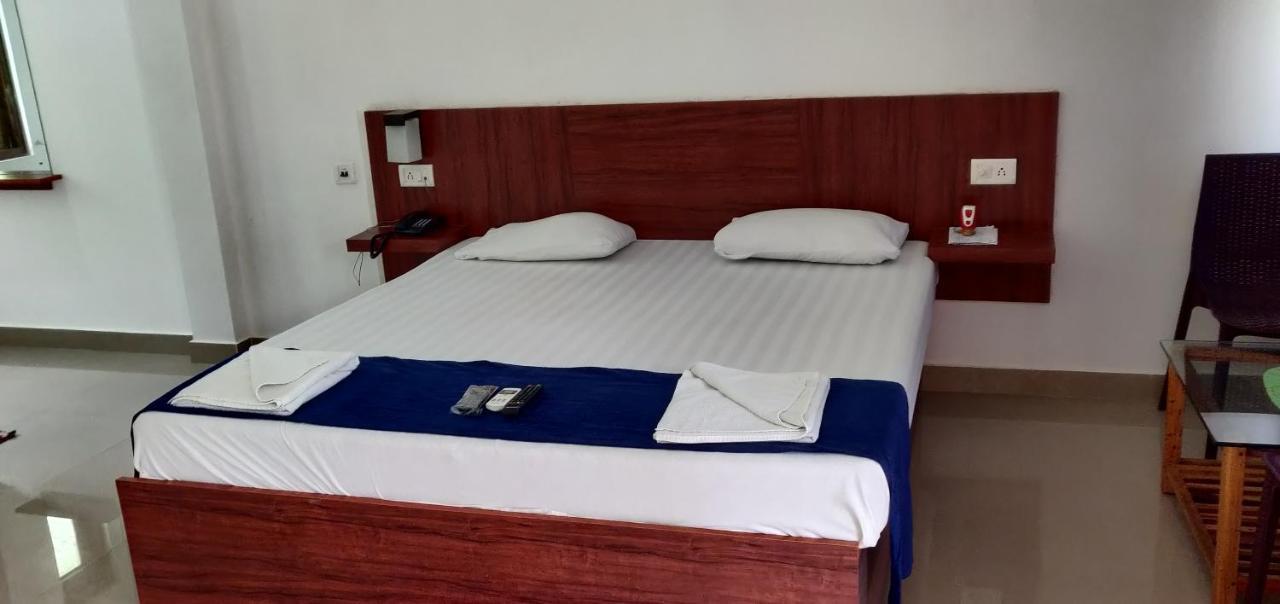 Hotel Exotica Squares Lakshmanpur Exterior foto