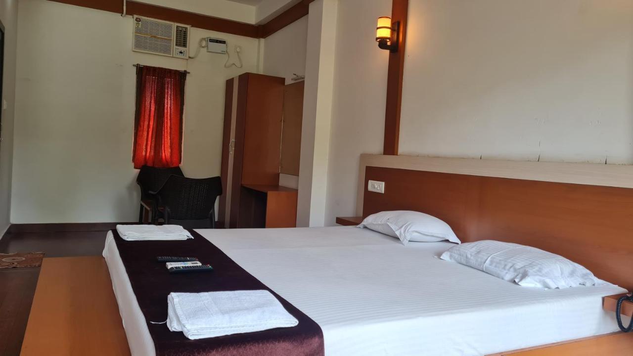 Hotel Exotica Squares Lakshmanpur Exterior foto