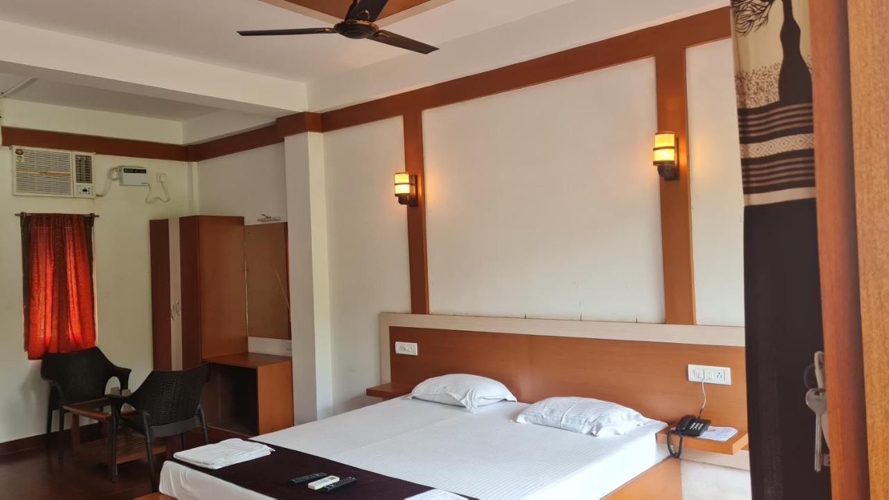 Hotel Exotica Squares Lakshmanpur Exterior foto