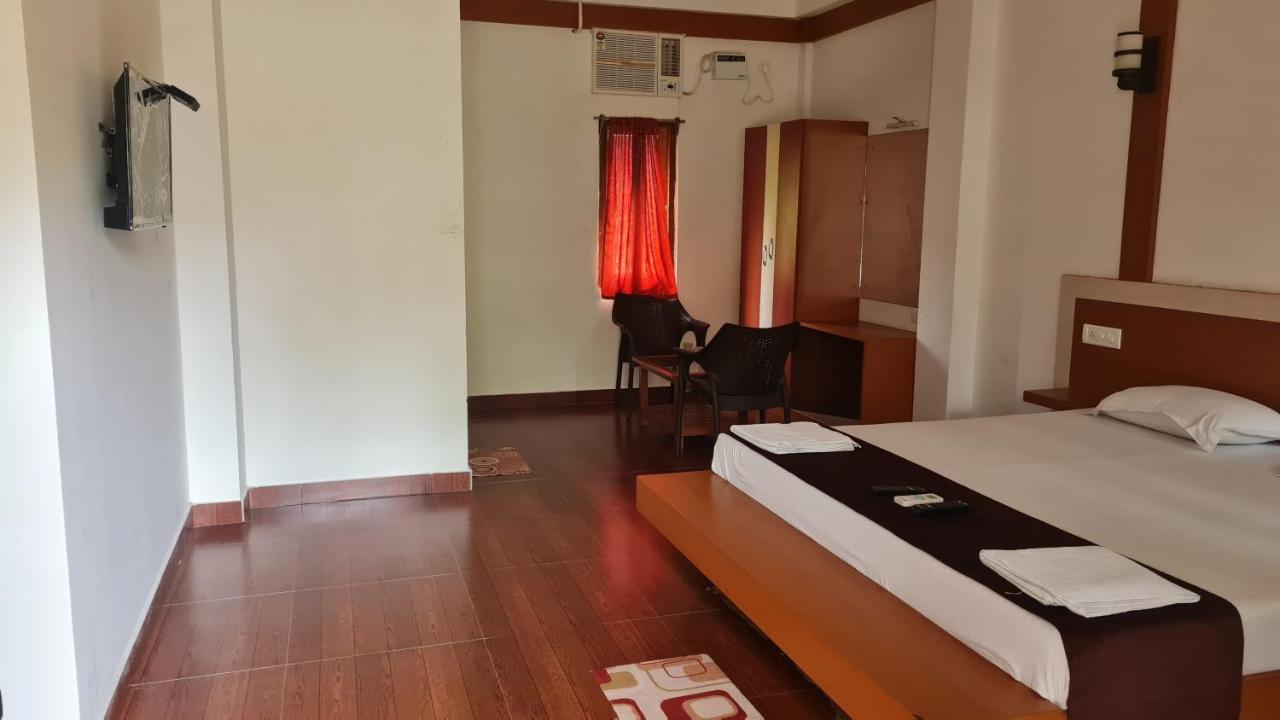 Hotel Exotica Squares Lakshmanpur Exterior foto