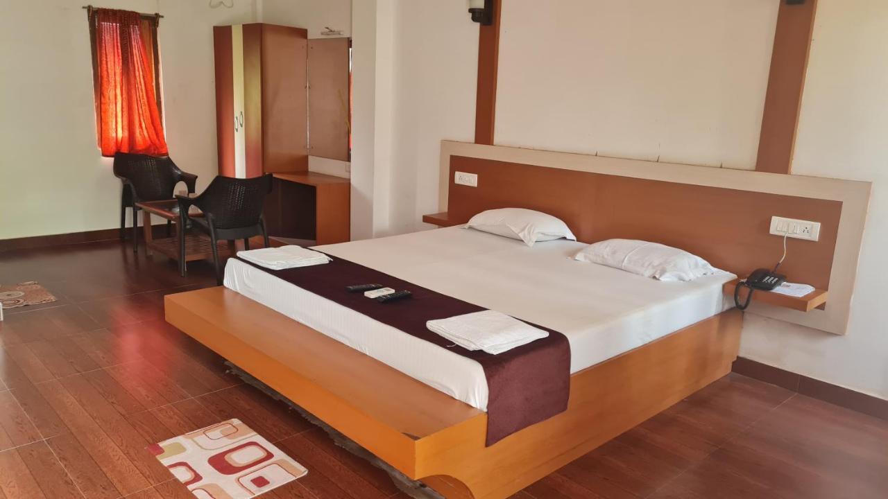 Hotel Exotica Squares Lakshmanpur Exterior foto