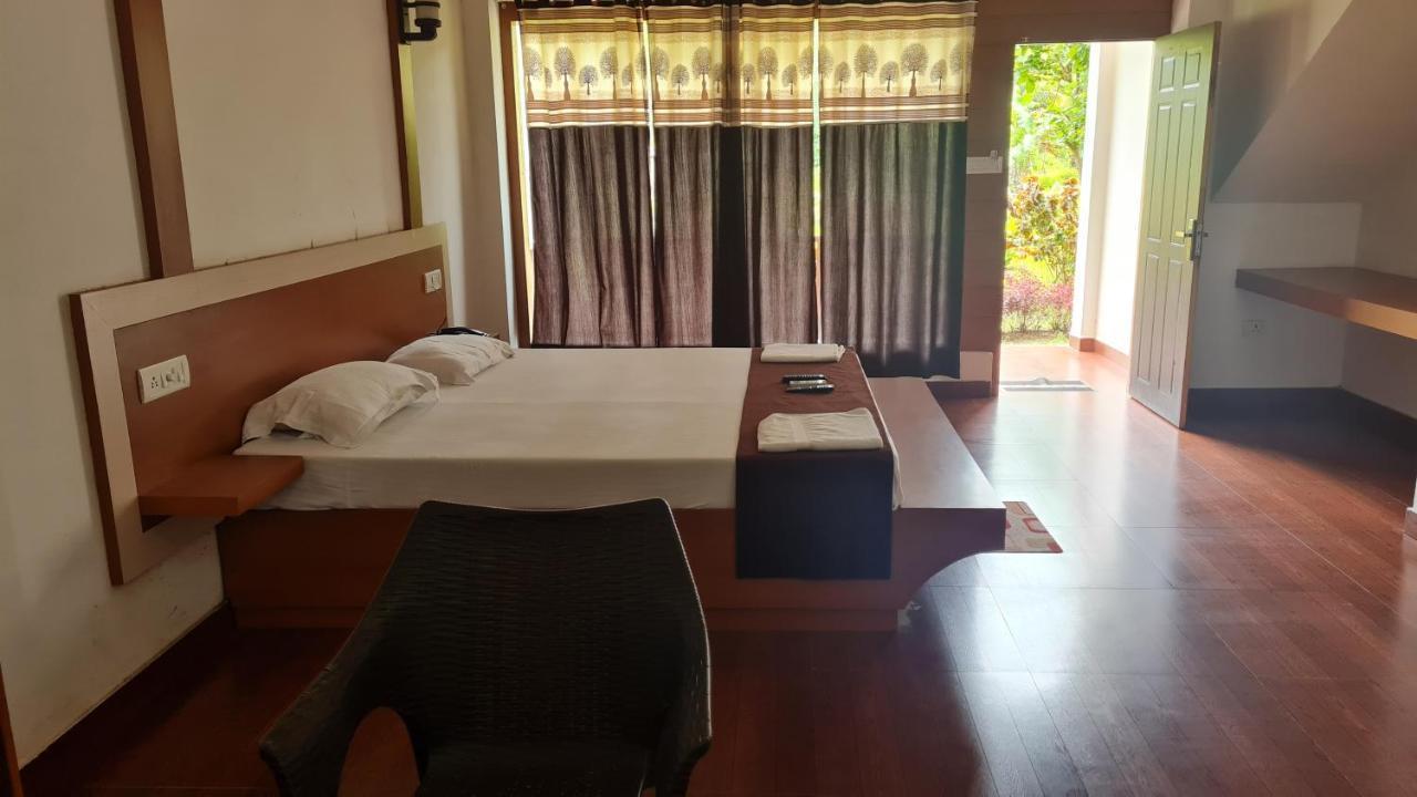 Hotel Exotica Squares Lakshmanpur Exterior foto
