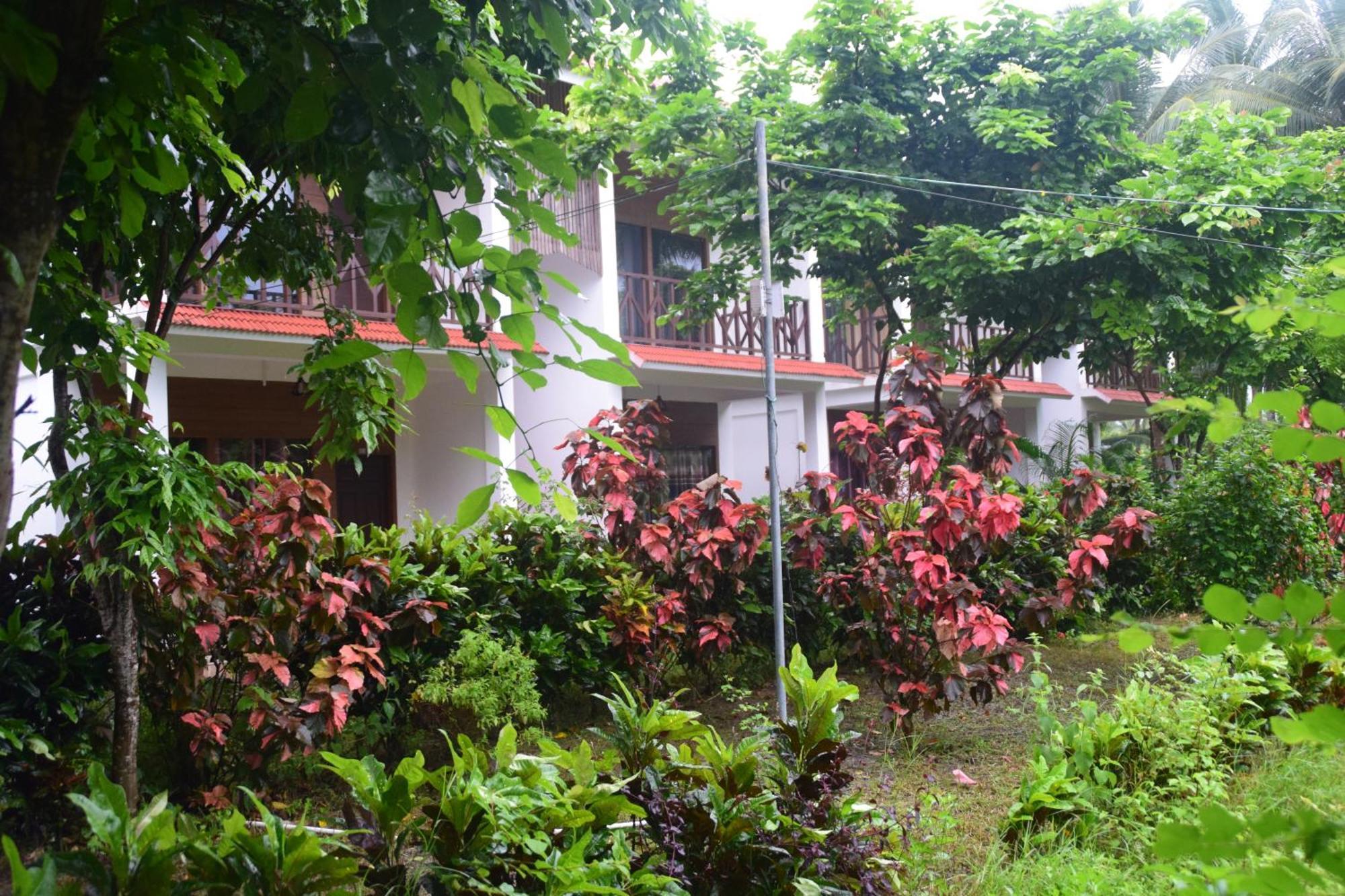 Hotel Exotica Squares Lakshmanpur Exterior foto